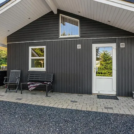Front In With Sauna 度假居