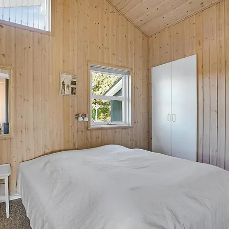 Beach Front Home In Hemmet With Sauna 펜션