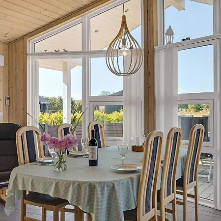 Beach Front Home In Hemmet With Sauna 펜션 Hemmet