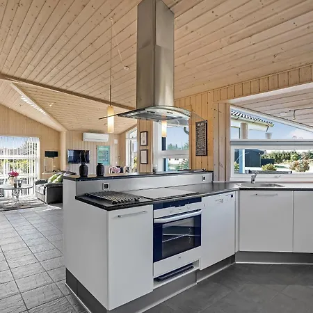 Awesome In With Kitchen Holiday home