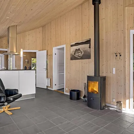 Front In With Sauna 度假居