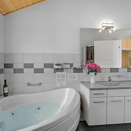 Beach Front Home In Hemmet With Sauna 펜션