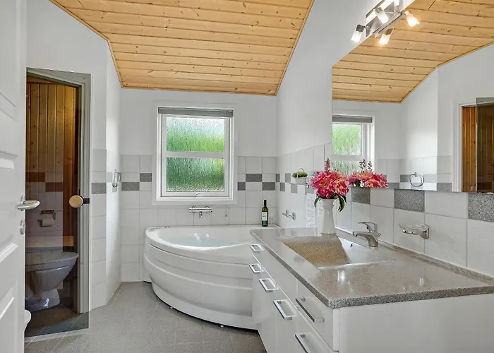 Casa de Férias Three-bedroom In Hemmet